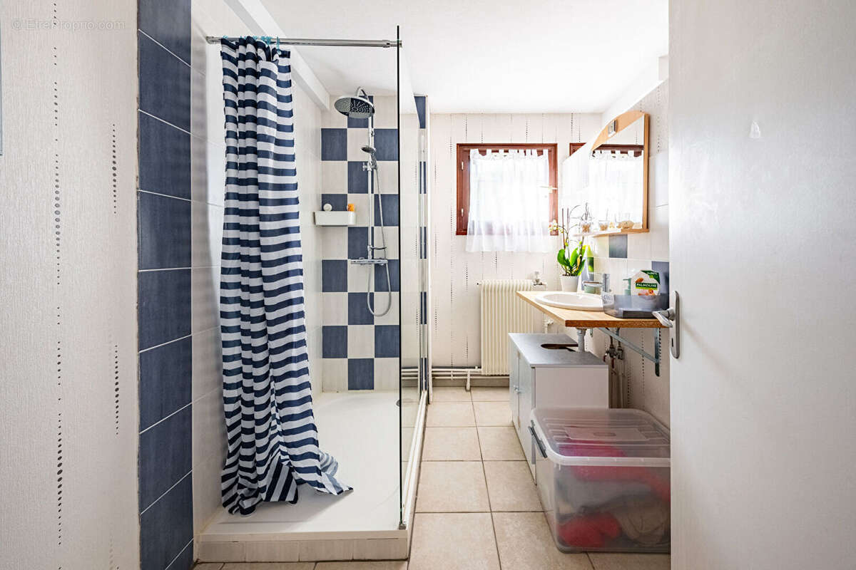 Maison à BELLENEUVE