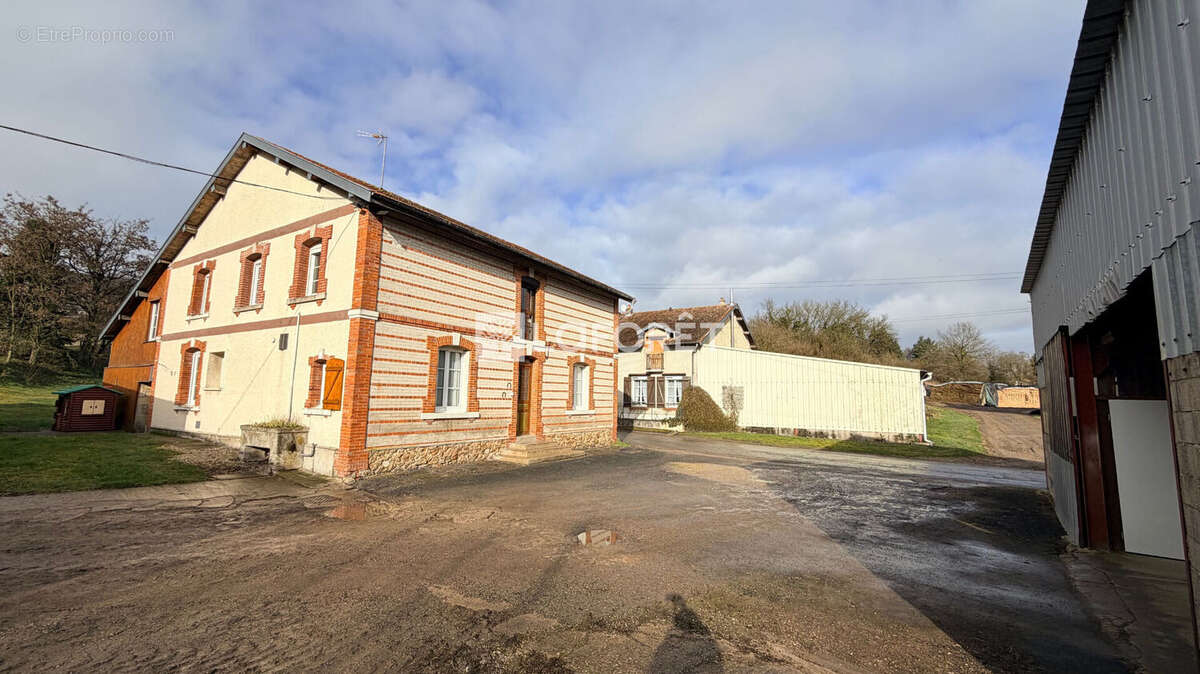 Maison à SERVON-MELZICOURT