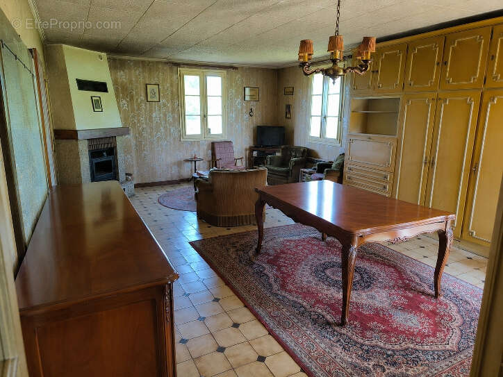 Maison à SAINT-PEREUSE