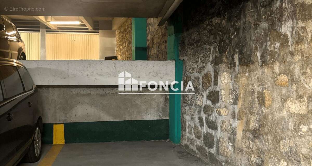 Parking à PARIS-14E