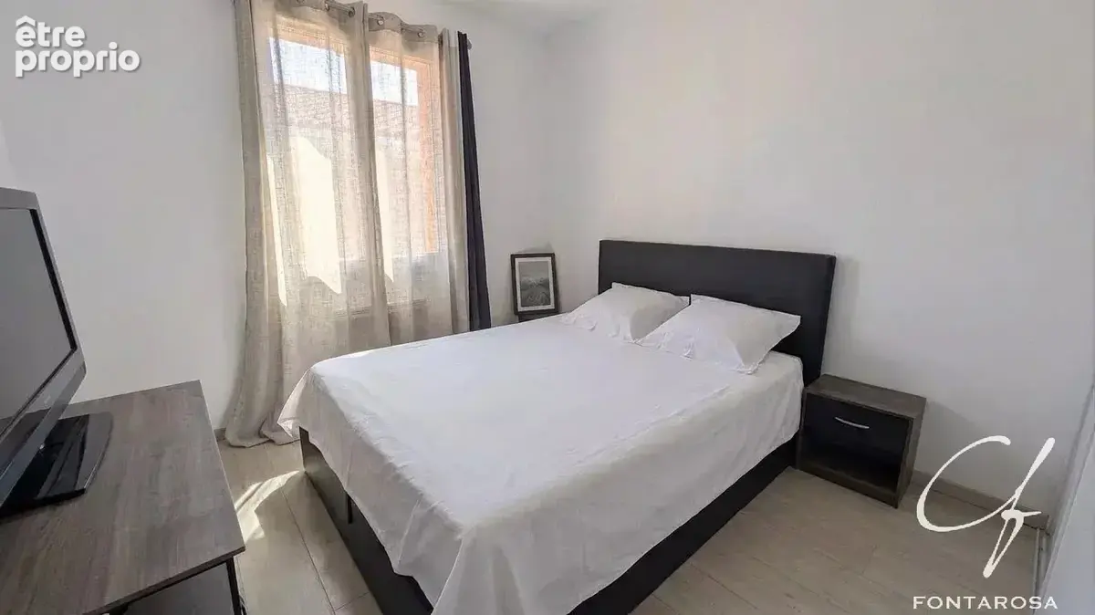 Roquebrune-sur-Argens, villa de plain-pied 5 pièces - photo 9