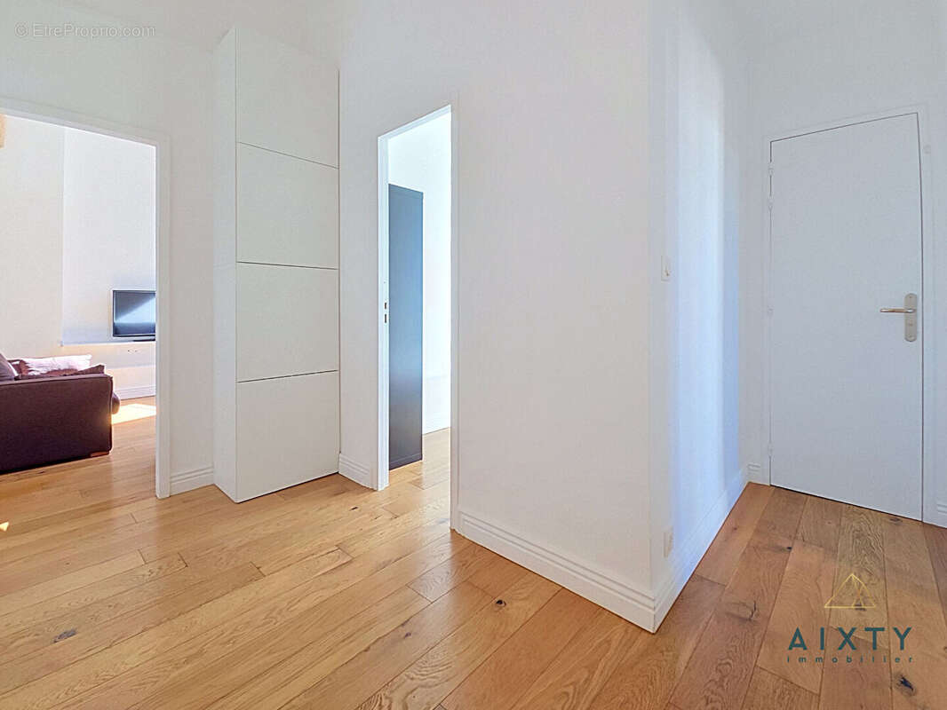Appartement à MARSEILLE-1E