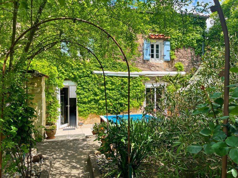 Maison à VALENCE-SUR-BAISE