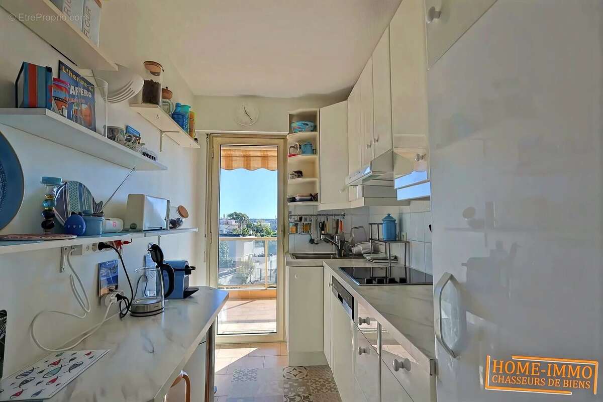 Appartement à VALLAURIS