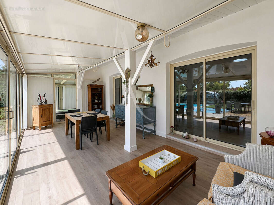 Maison clé en main avec piscine, véranda spa et dépendances - photo 2