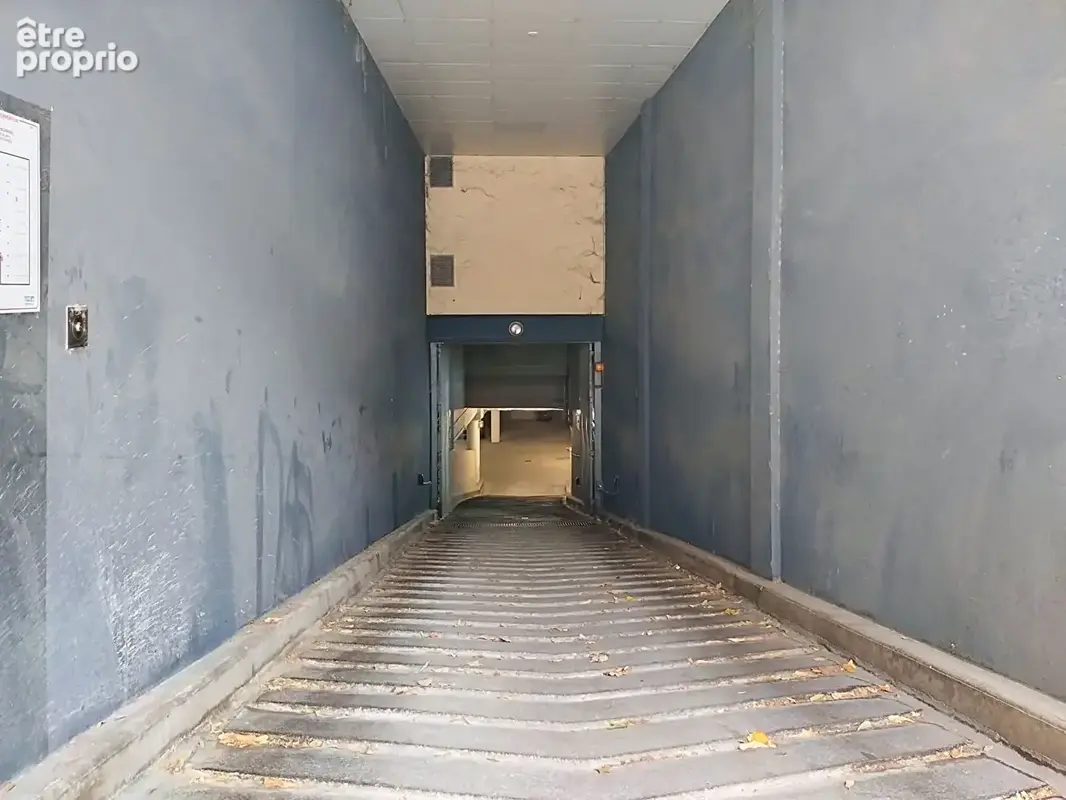 VINCENNES : PARKING 14m² Angle Jarry/Libération - photo 6