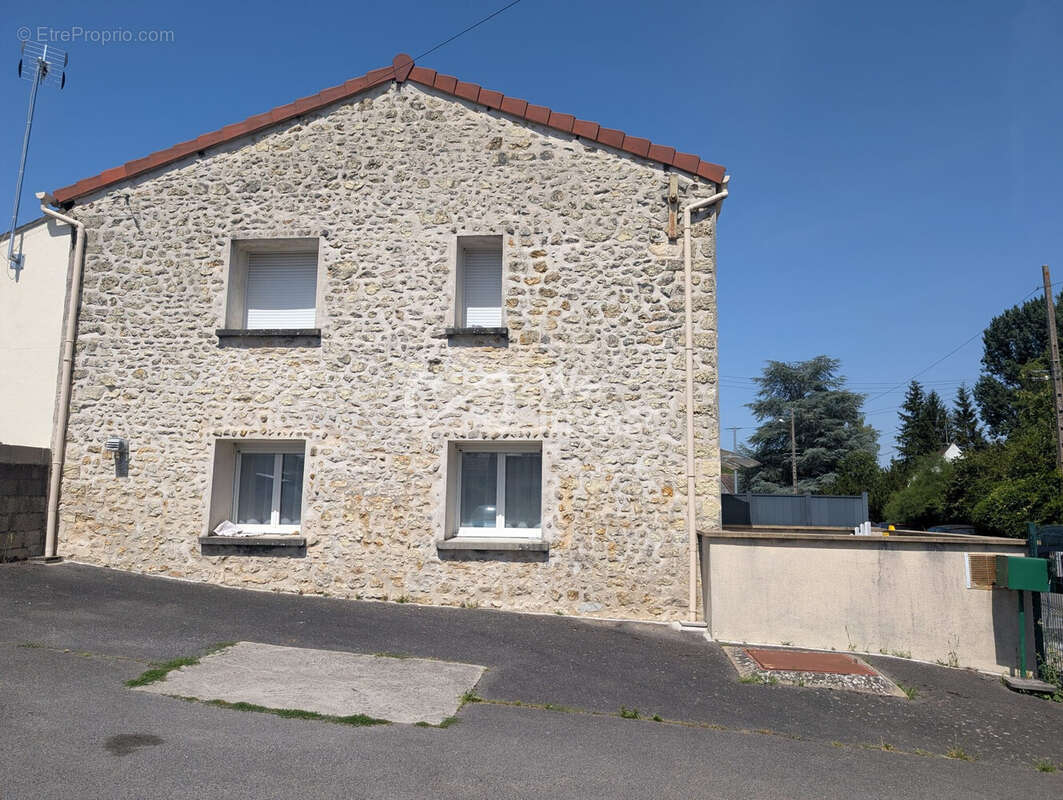 Maison à CERNY