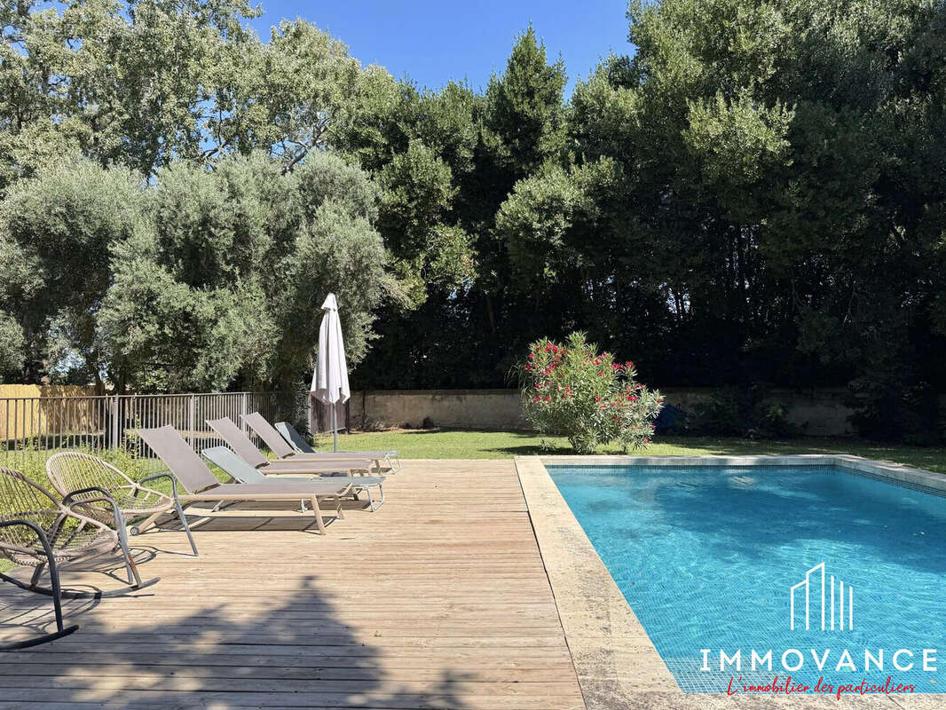 Maison 335 m² à Aimargues  - photo 5