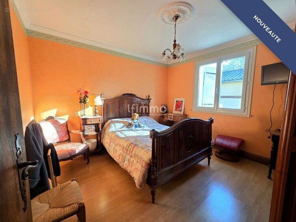 Maison à NOTRE-DAME-DE-SANILHAC