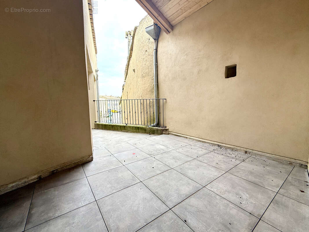 Appartement à SUZE-LA-ROUSSE