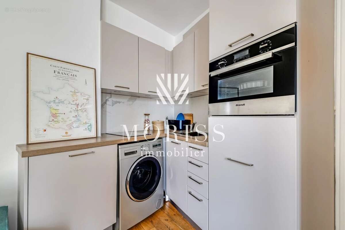 Appartement à PARIS-16E