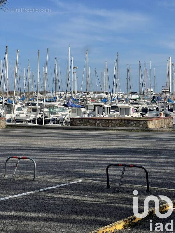 Photo 1 - Parking à SAINT-CYPRIEN