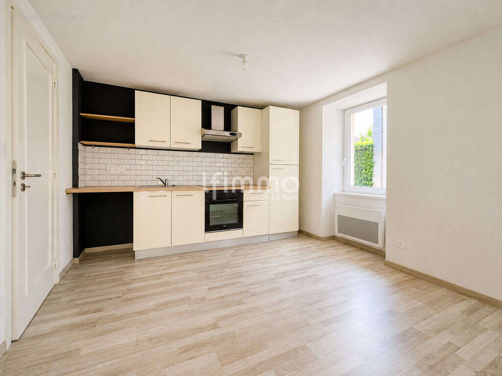 Appartement 3/4 pièces avec terrasse et parking - photo 2