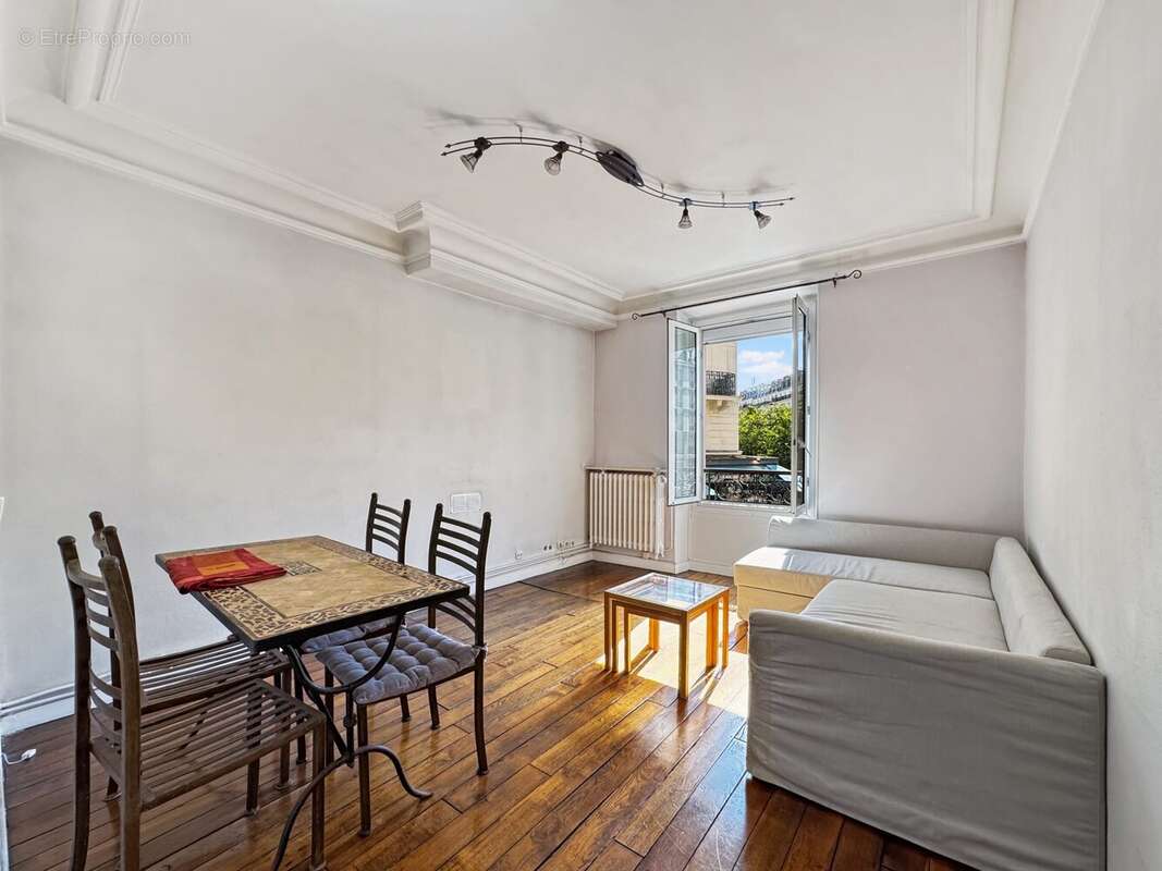 Appartement à PARIS-11E