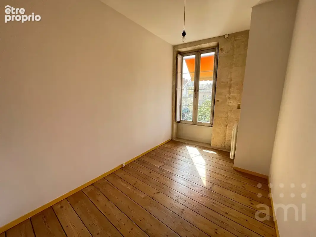 Bordeaux Place Camille Jullian : Appartement T2 - photo 6
