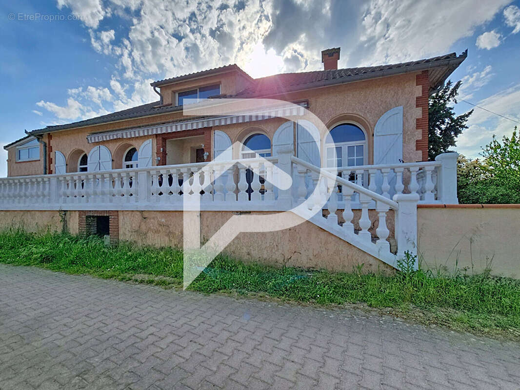 Maison à BRAX
