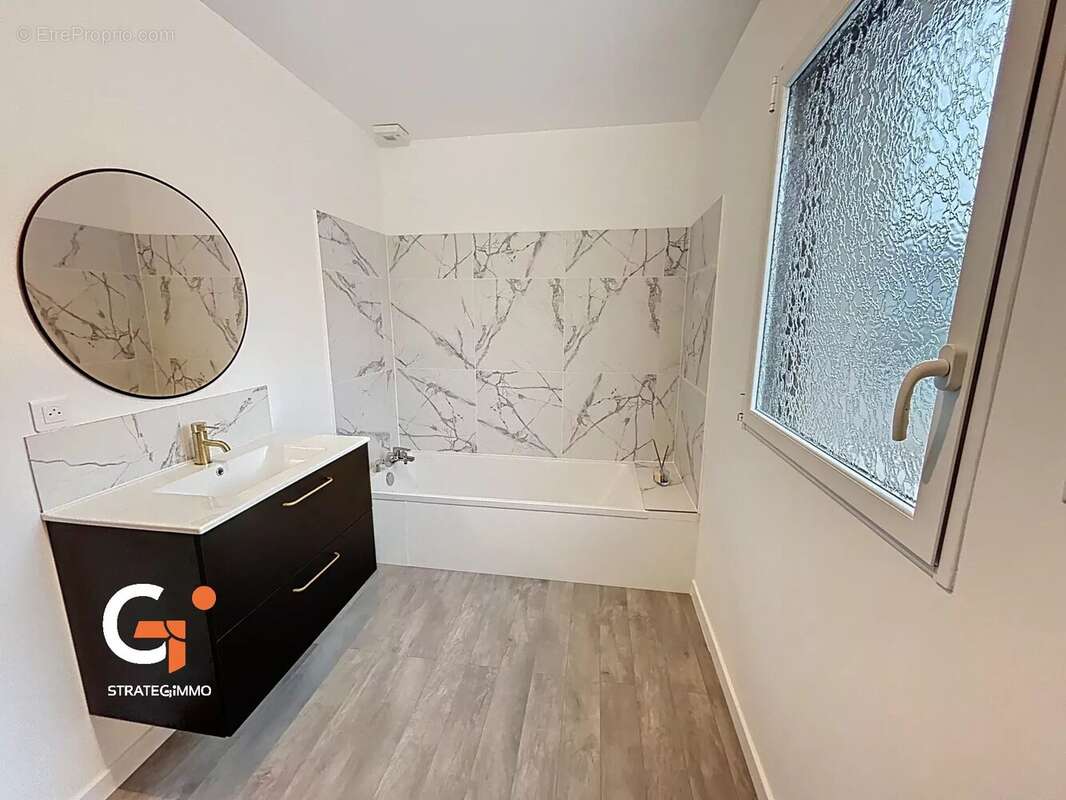 Maison à SAINT-PIERRE-DE-VARENGEVILLE