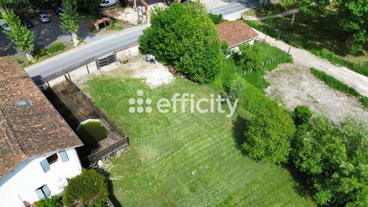 Maison 180 m² à Aubeterre-Sur-Dronne  - photo 3