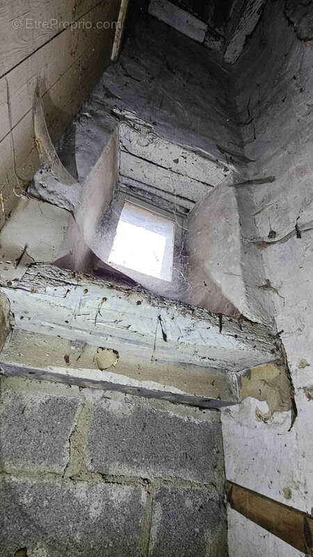 Maison à LASSAY-LES-CHATEAUX