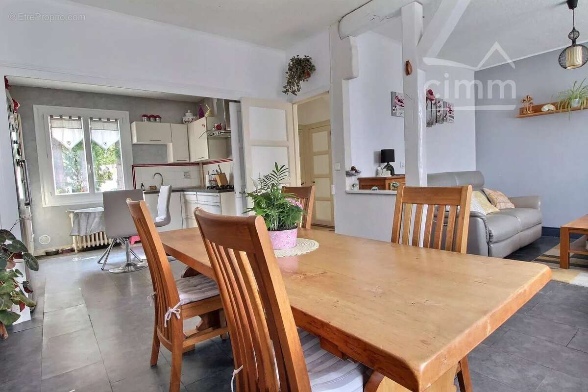 Maison 5 pièces dont 3 chambres, 87m² sur terrain de 994m². - photo 7