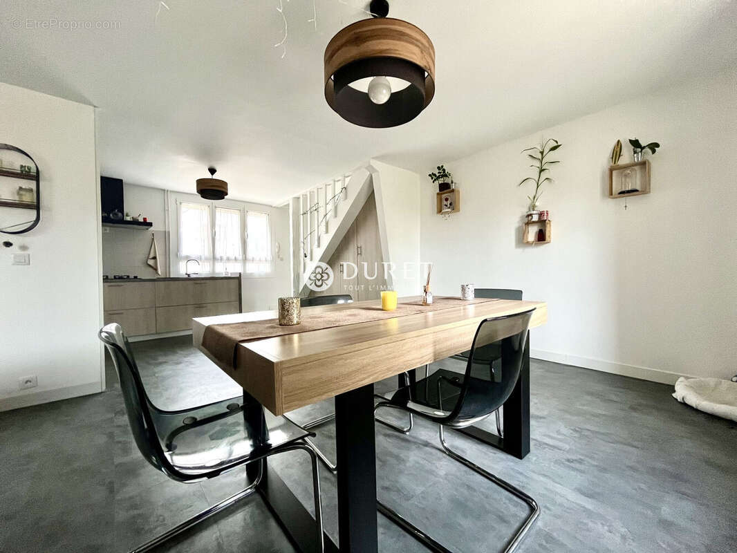 Appartement à LIMOURS