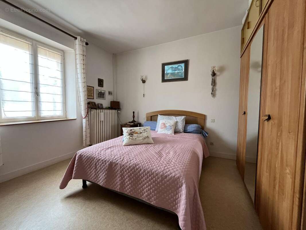 Maison 84 m² à Le Breil-Sur-Merize  - photo 7