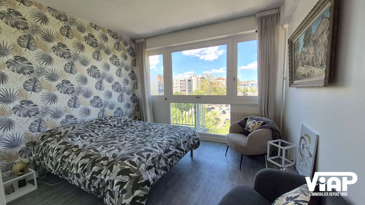 Appartement en Excellent état avec terrasses et garage - photo 11