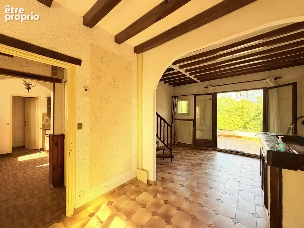 Une maison avec travaux en attente d'une nouvelle vie ! - photo 8