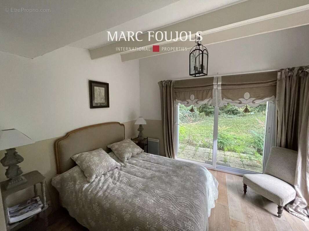 Maison à DAMPIERRE-EN-YVELINES