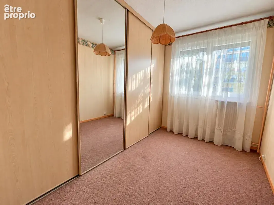 Appartement St Priest 5 pièce(s) 90 m2 - photo 8