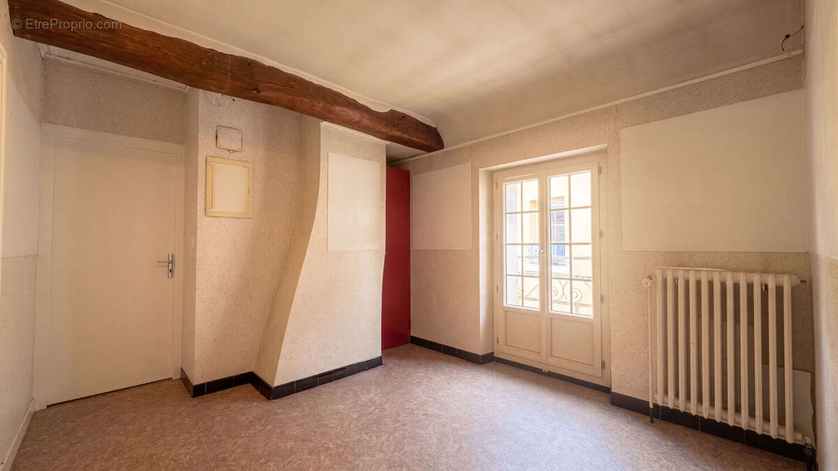 Appartement à VEIGNE