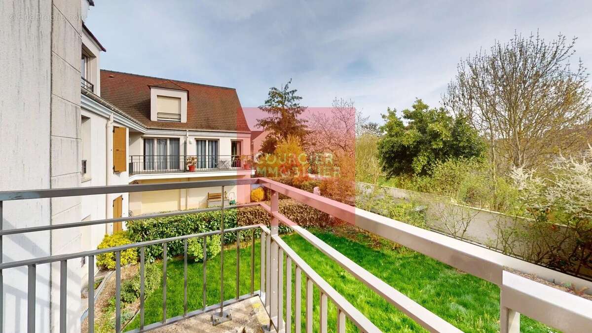 Appartement à LE MESNIL-SAINT-DENIS