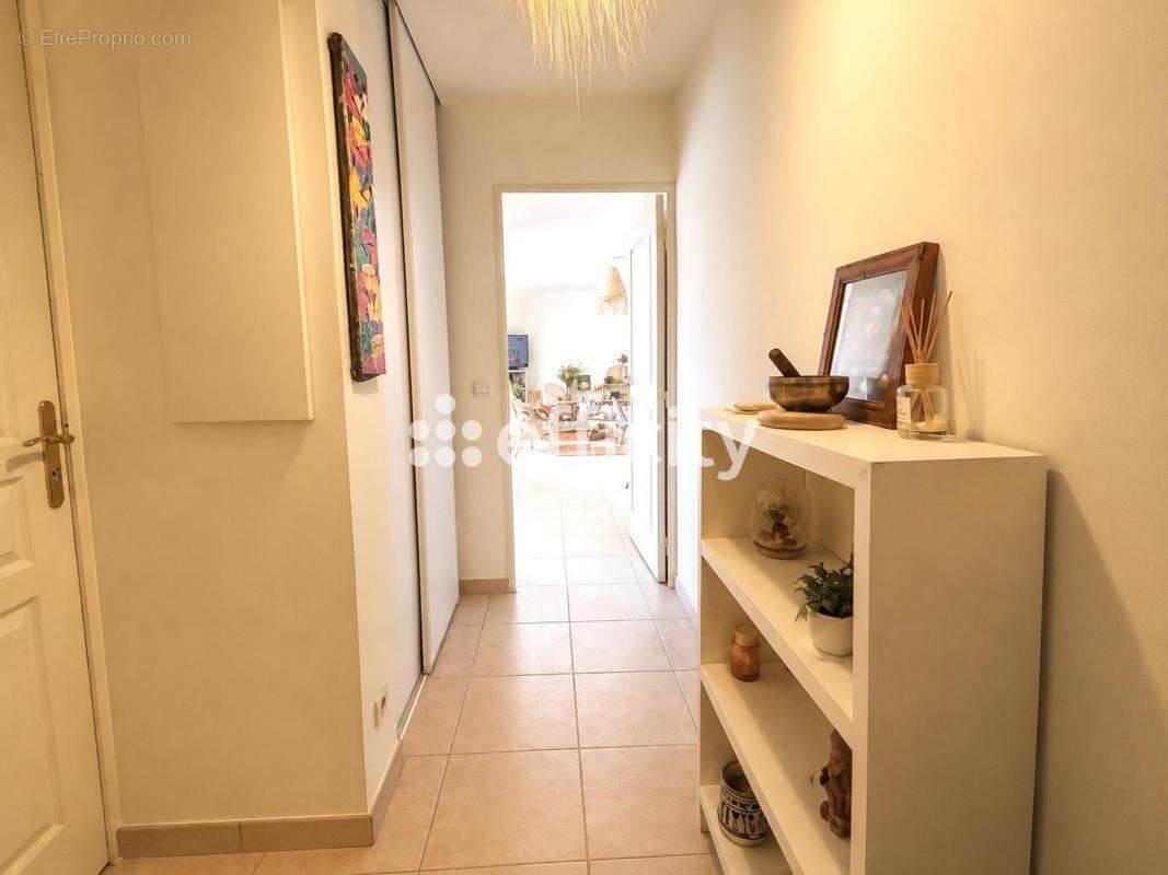 Appartement à MARSEILLE-6E