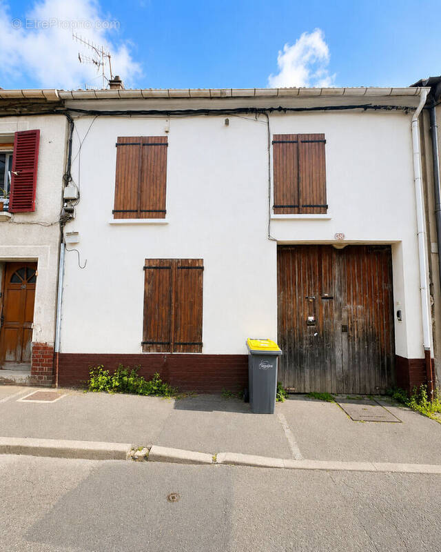 Maison à SARCELLES