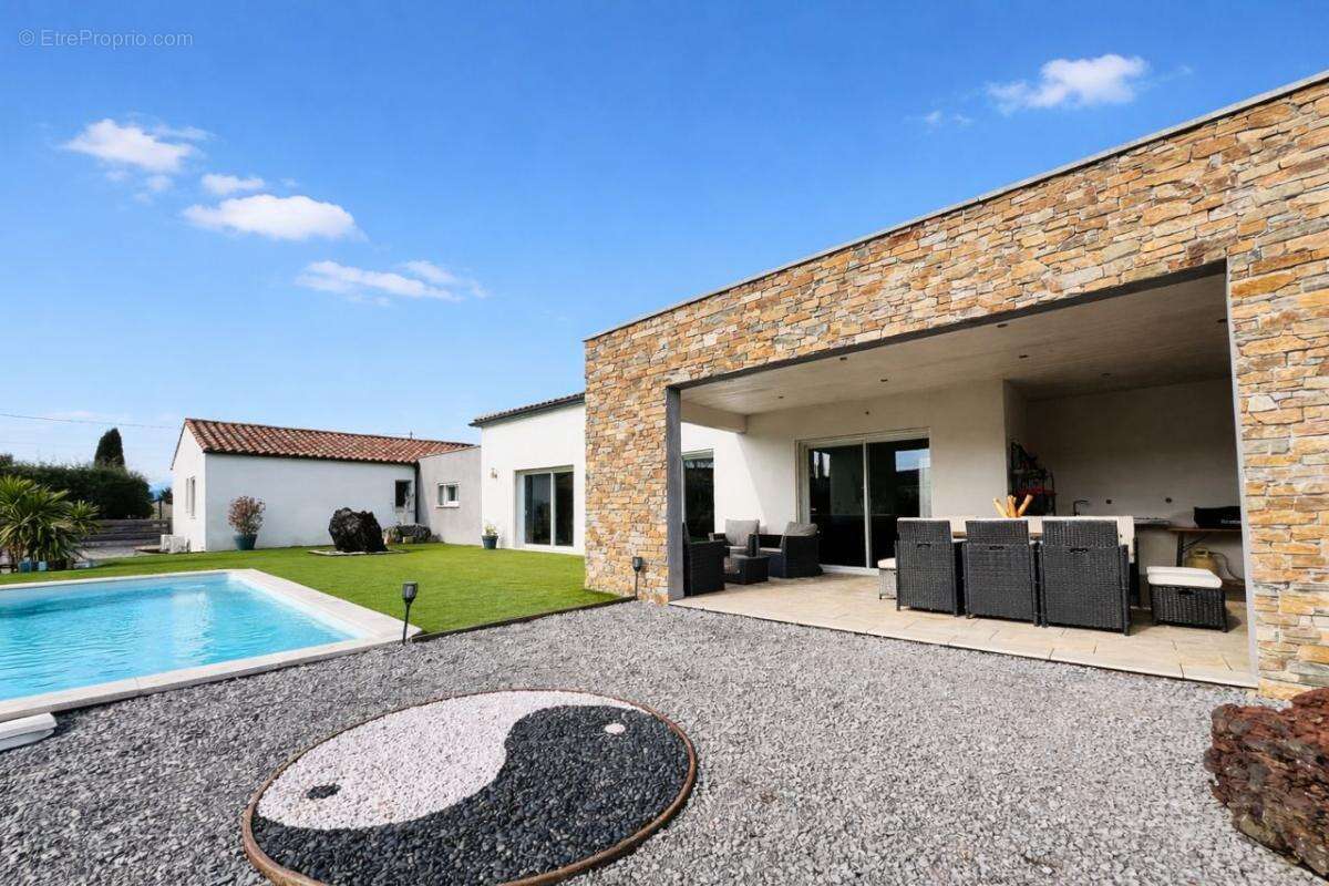 Maison à RUOMS