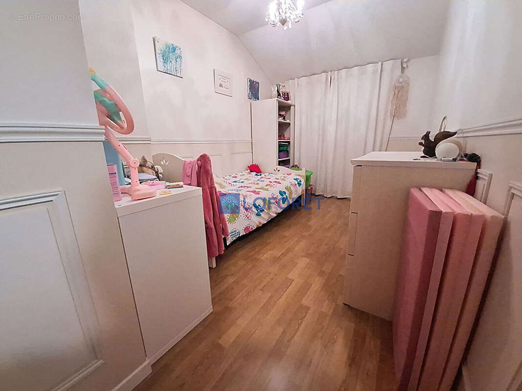 Maison à BAILLY-ROMAINVILLIERS