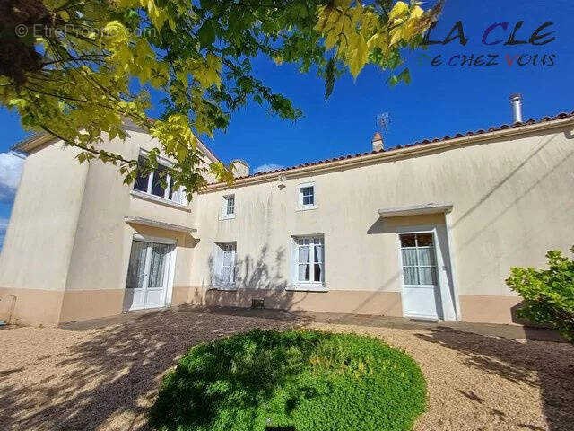 Maison à SAINT-POMPAIN