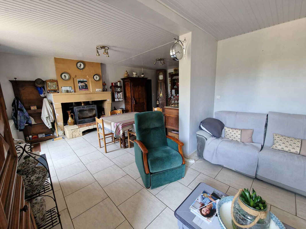 Ancienne ferme avec dépendances sur terrain de 1.2 hectare - photo 13