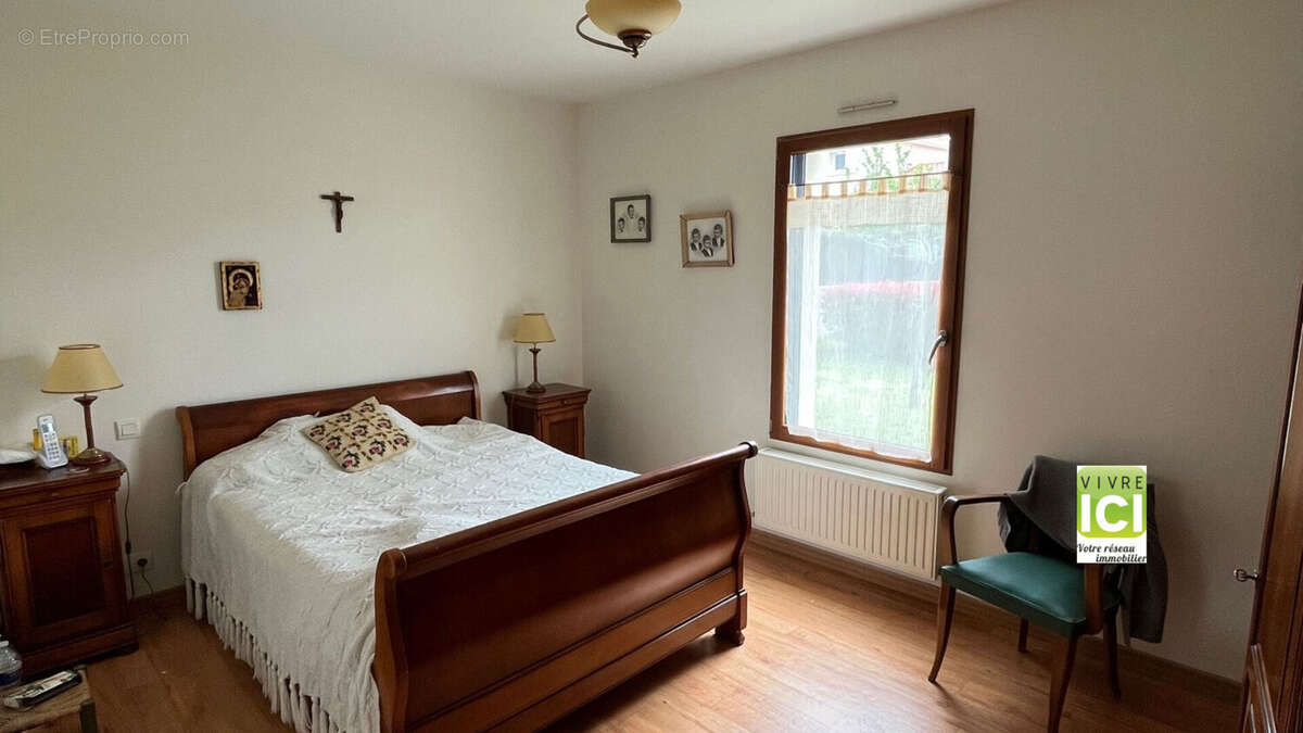 Maison à LA CHAPELLE-BASSE-MER