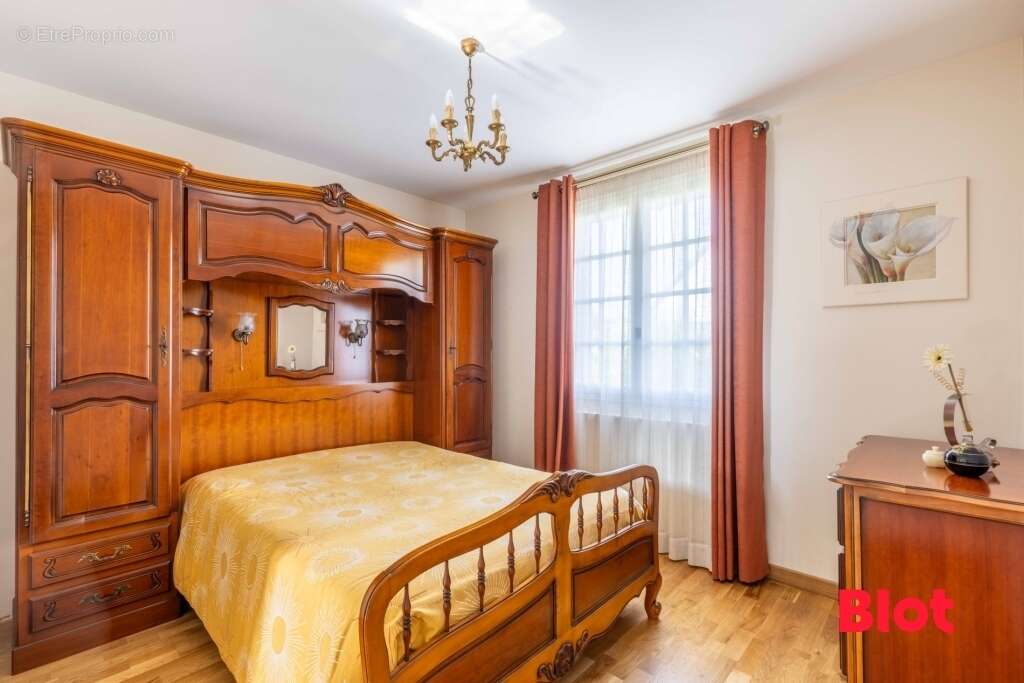 Maison 112 m² à Liffre  - photo 7