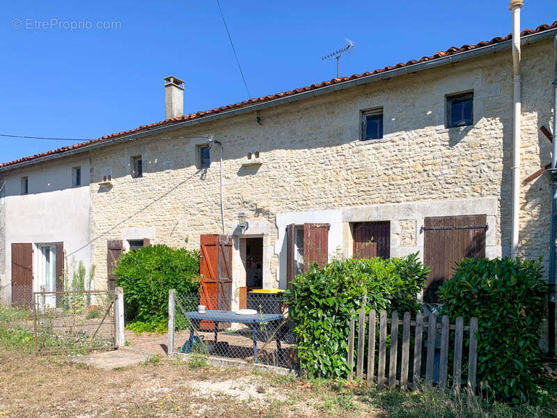 Maison à RUFFEC