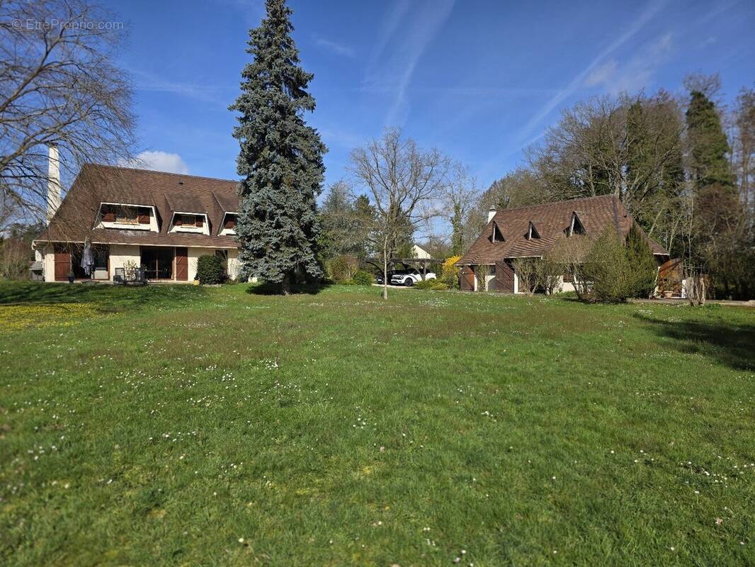 Maison à FONTENAY-LES-BRIIS