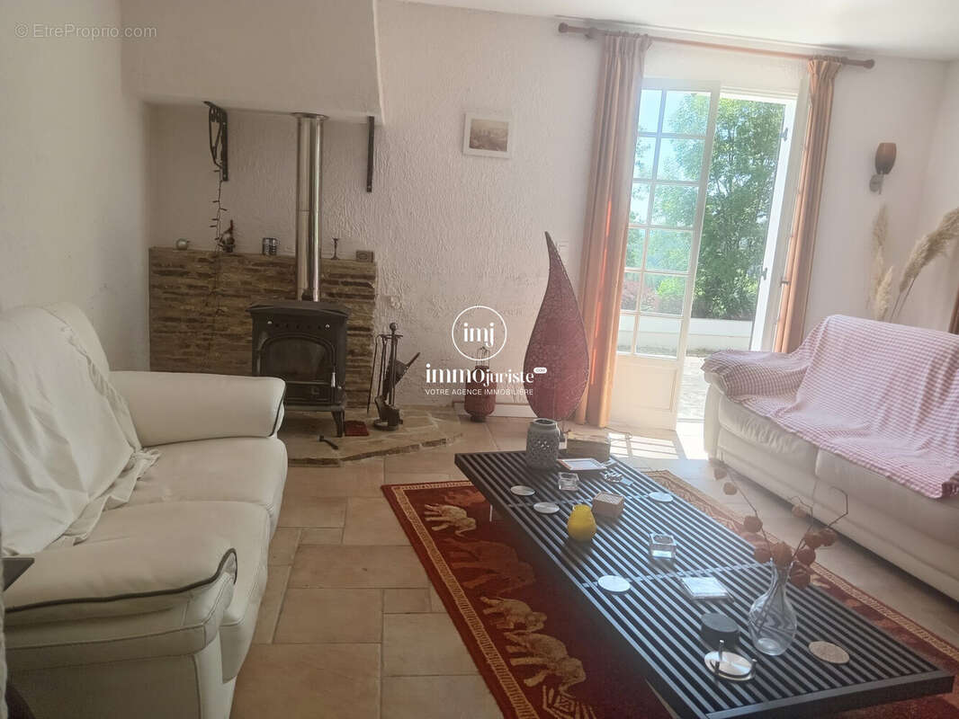 Maison à BUJALEUF