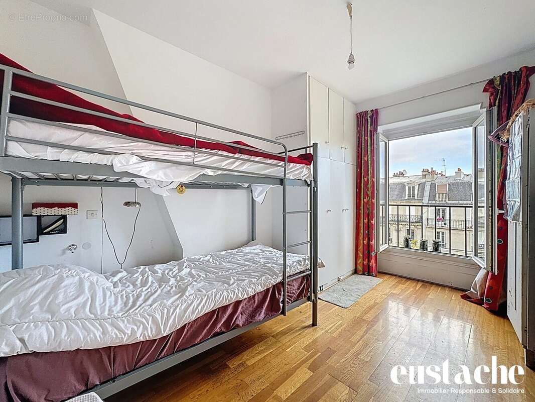 Appartement à PARIS-11E