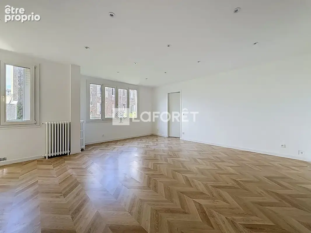 SURESNES - 4 pièces 87 m² - Entièrement rénové - 3 chambres - Balcon - Ascenseur - photo 2