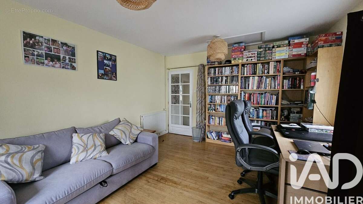 Maison 166 m² à Montalembert  - photo 7