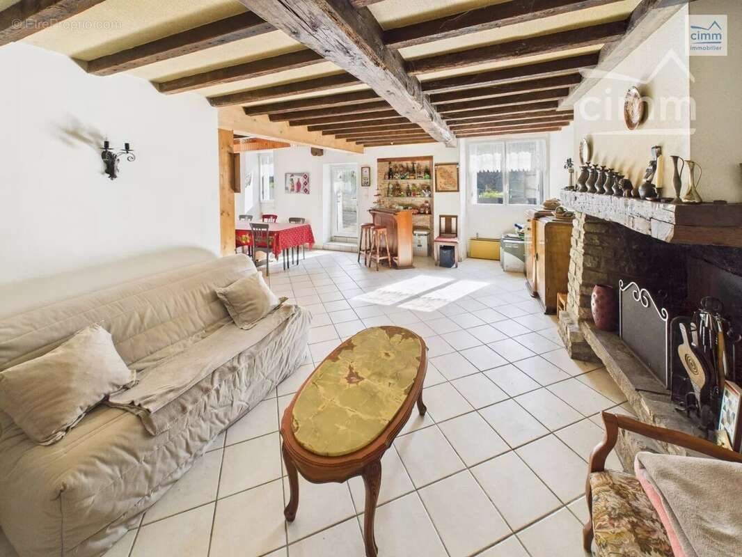 Maison à BOURG-DES-COMPTES