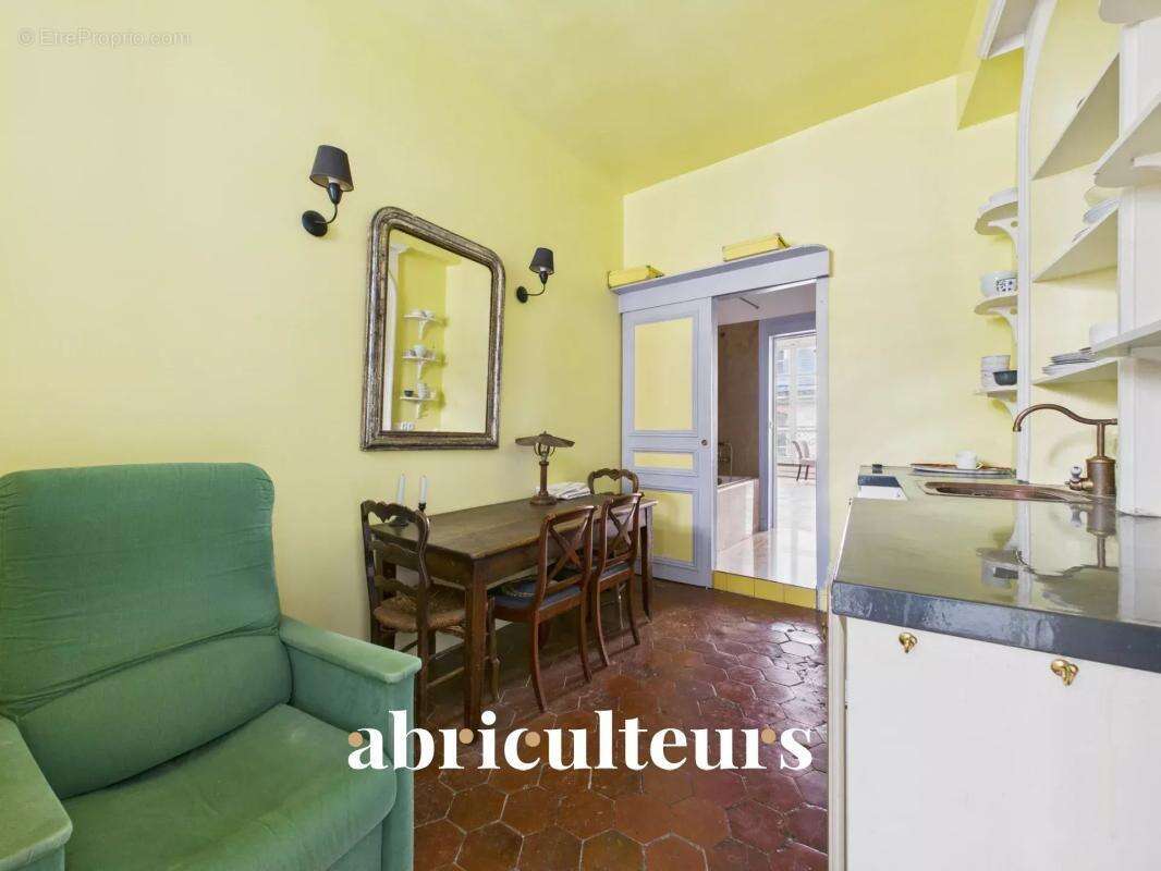 Appartement à PARIS-4E