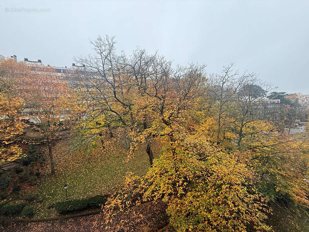 Appartement à FONTENAY-LE-FLEURY