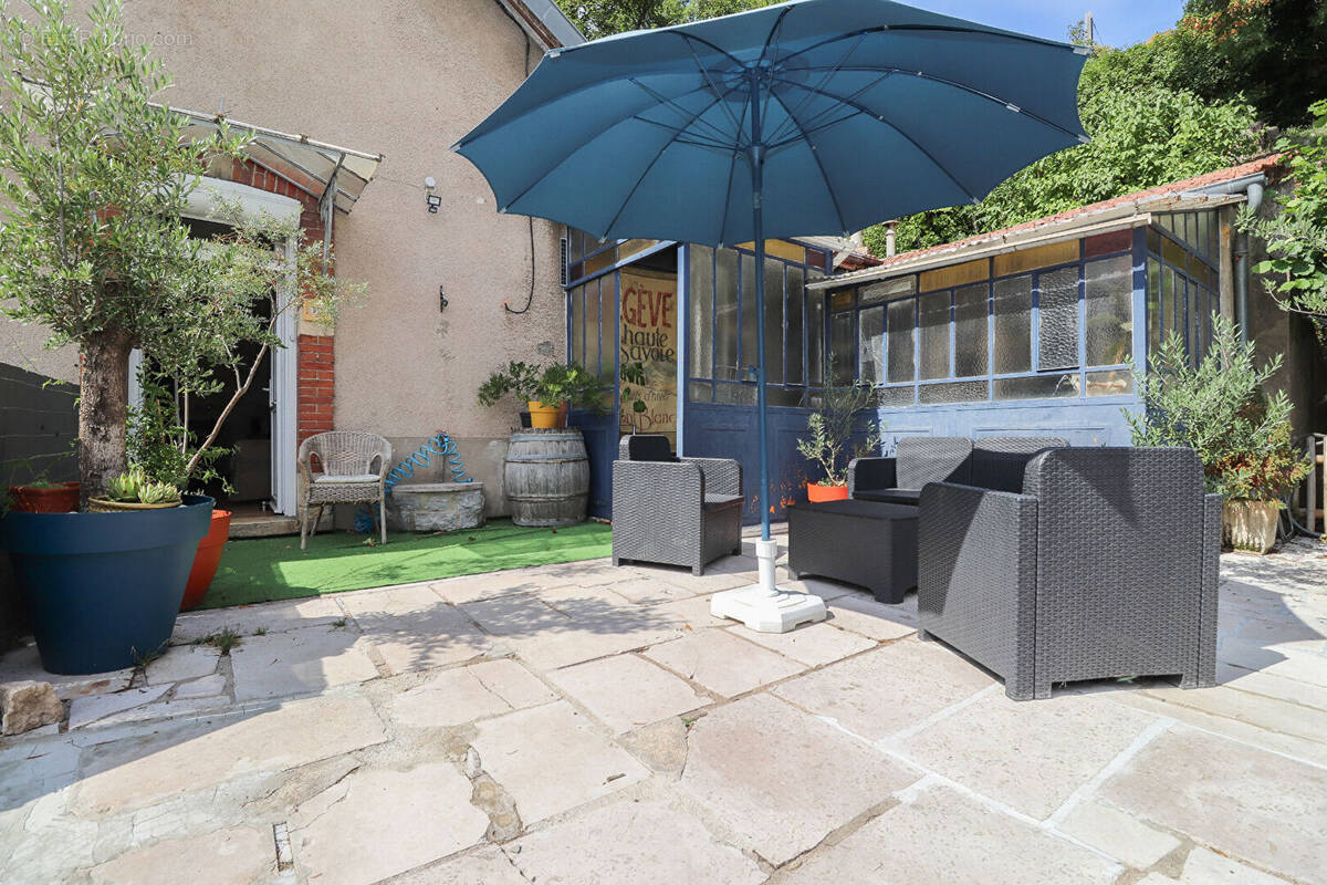 Appartement à PLOMBIERES-LES-DIJON